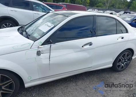 2014 Mercedes-Benz C 300 Luxury 4Matic/Sport 4Matic из США, поврежденный, VIN WDDGF8ABXEG205017